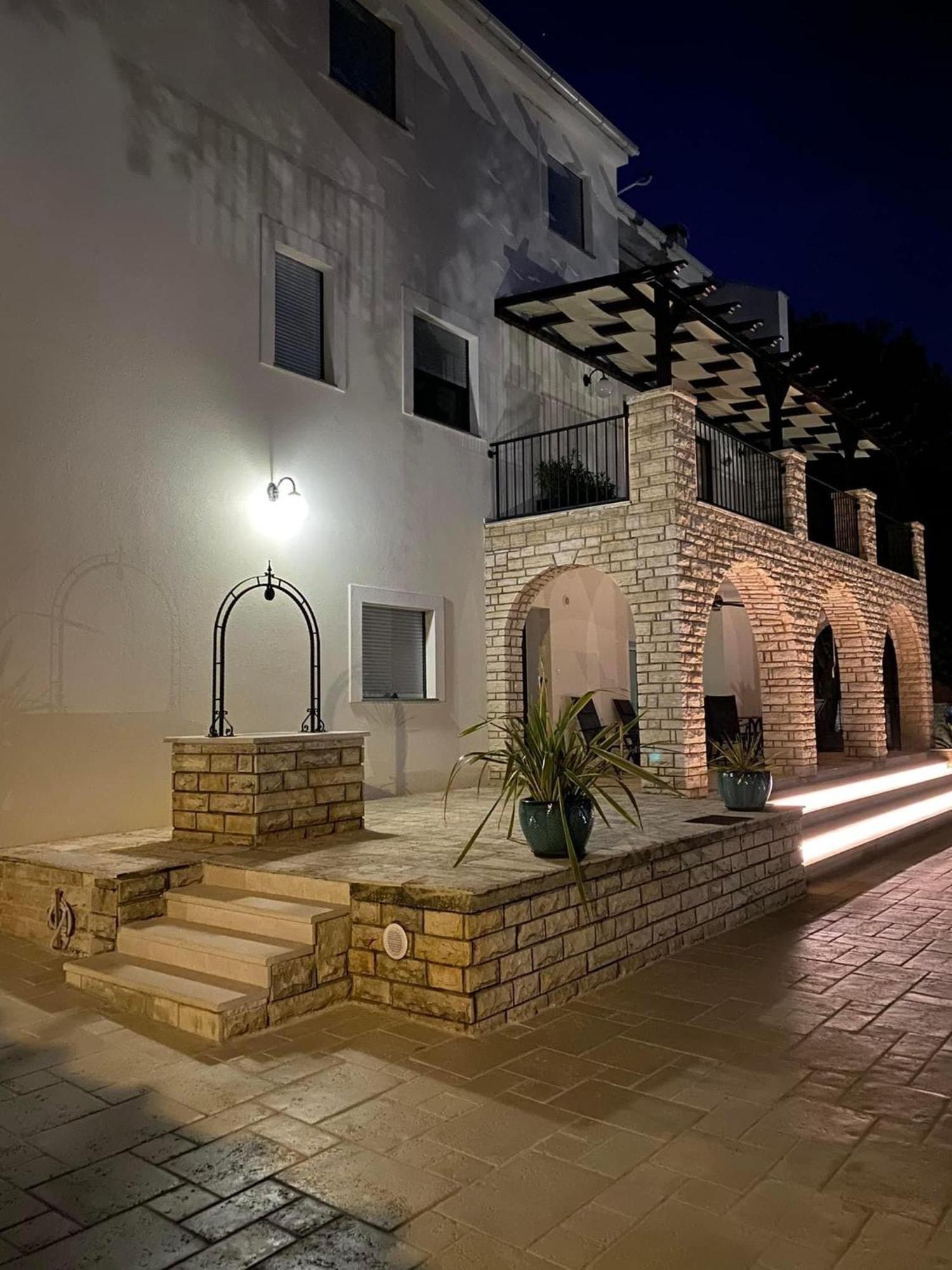 Villa Jalan Vrsi Esterno foto